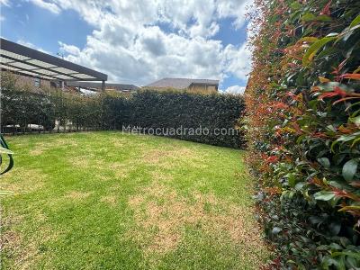 Casa de 3 alcobas en venta en Variante Cajica, Cajicá, 267 m² · foto 2 de 20