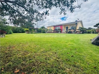 Casa de 3 alcobas en venta en Vereda La Balsa, Chía, 1600 m² · foto 2 de 20