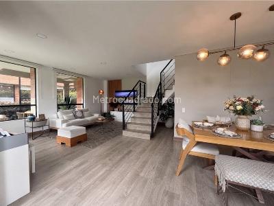 Casa de 3 alcobas en venta en Verada Calahorra, Cajicá, 365 m² · foto 2 de 18
