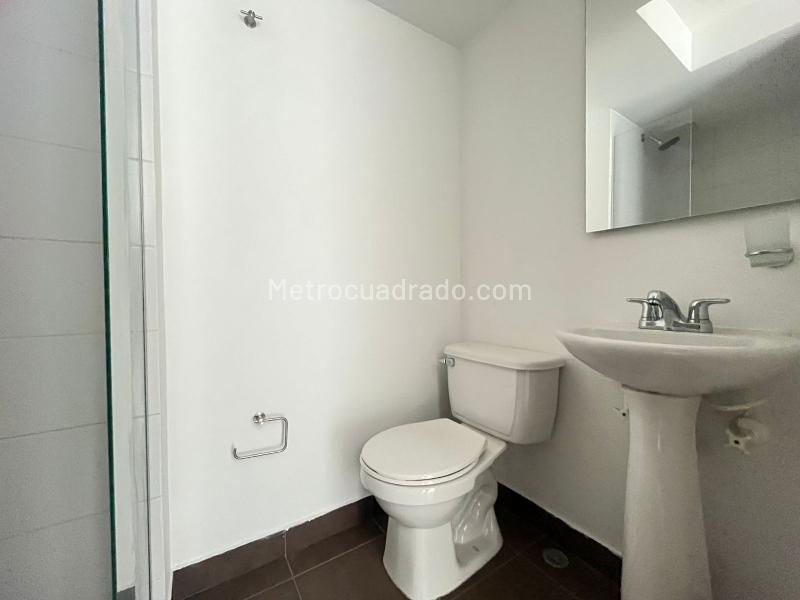 Comfortable 2BR Apartment with Balcony in Alto de las Flores