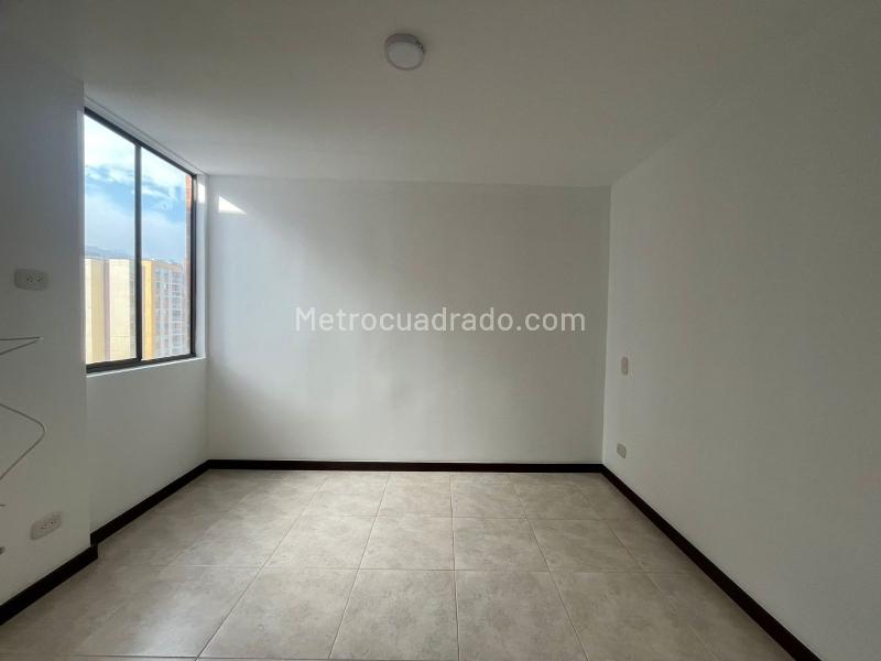 Comfortable 2BR Apartment with Balcony in Alto de las Flores - 4