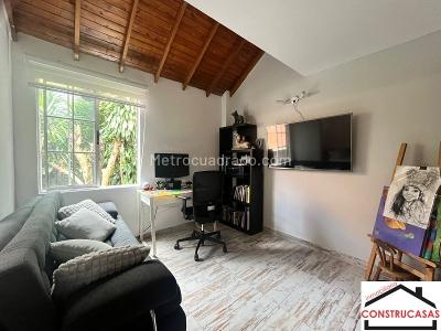 Casa de 3 alcobas en venta en El Poblado, Medellín, 205 m² · foto 19 de 20