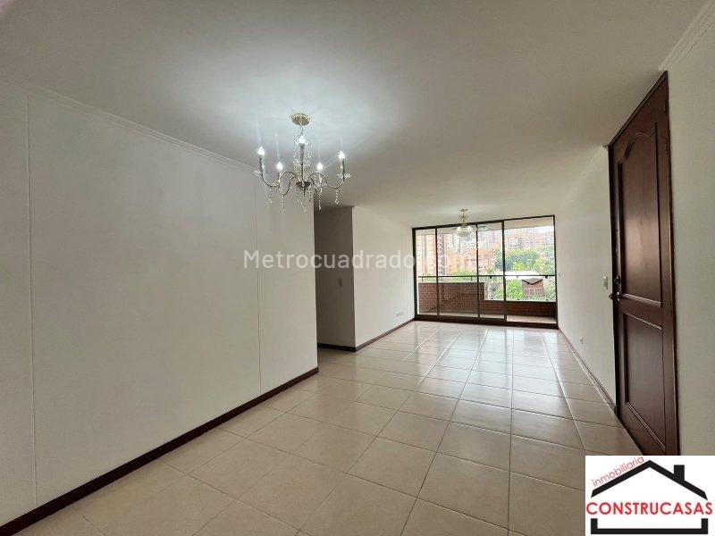 Apartamento en Arriendo, El Poblado, Medellín - Mehr