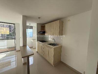Apartamento de 3 alcobas en venta en Amazonía, Bello, 68 m² · foto 2 de 17