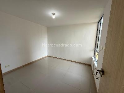 Apartamento de 3 alcobas en venta en Amazonía, Bello, 68 m² · foto 10 de 17