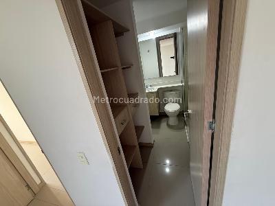 Apartamento de 3 alcobas en venta en Amazonía, Bello, 68 m² · foto 6 de 17