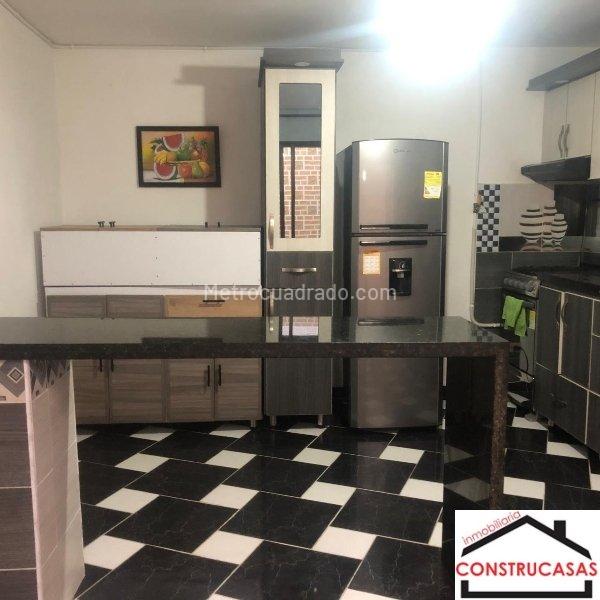 Casa – Medellín, Alfonso López, Castilla - Vista 3