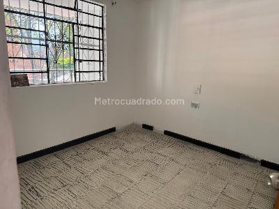Casa de 5 alcobas en venta en Cristo Rey, Medellín, 224 m² · foto 5 de 20