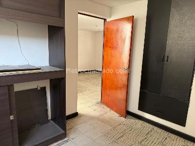 Casa de 5 alcobas en venta en Cristo Rey, Medellín, 224 m² · foto 3 de 20