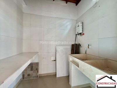 Apartamento de 3 alcobas en arriendo en San Joaquin, Medellín, 139 m² · foto 12 de 14