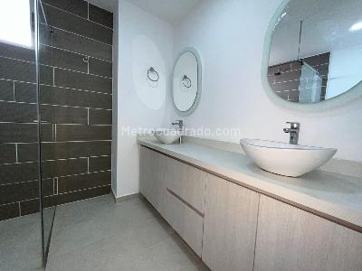 Apartamento de 3 alcobas en arriendo en Laureles Nogal, Medellín, 145 m² · foto 5 de 16