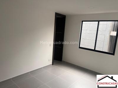 Apartamento de 2 alcobas en venta en La Castellana, Medellín, 78 m² · foto 10 de 13