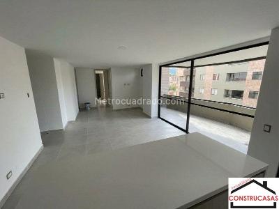 Apartamento de 2 alcobas en venta en La Castellana, Medellín, 86 m² · foto 2 de 10