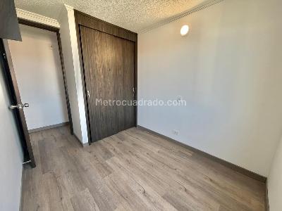 Apartamento de 3 alcobas en arriendo en Belen Loma De Los Bernal, Medellín, 75 m² · foto 11 de 16