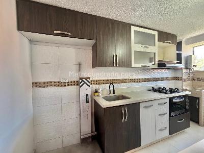Apartamento de 3 alcobas en arriendo en Belen Loma De Los Bernal, Medellín, 75 m² · foto 5 de 16