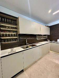 Apartamento de 3 alcobas en venta en El, Bogotá, 193 m² · foto 8 de 19