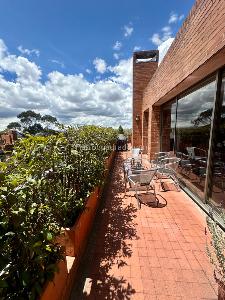 Apartamento de 3 alcobas en venta en Los Rosales Emaus, Bogotá, 350 m² · foto 2 de 18