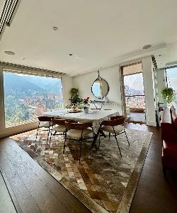Apartamento de 3 alcobas en venta en Chico Reservado, Bogotá, 255 m² · foto 3 de 19