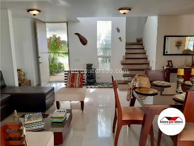 Casa de 3 alcobas en venta en El Castillo, Cali, 280 m² · foto 2 de 20