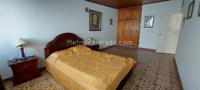 Casa de 5 alcobas en venta en Santa Helena, Ibagué, 260 m² · foto 14 de 20