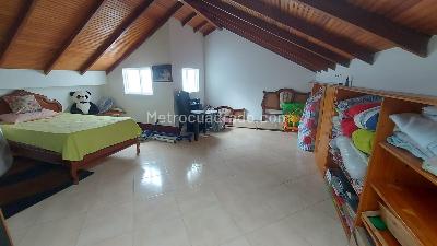 Casa de 4 alcobas en venta en El Vergel, Ibagué, 230 m² · foto 17 de 20
