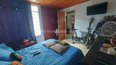 Casa de 3 alcobas en venta en Fuente De Los Rosales, Ibagué, 144 m² · foto 10 de 19