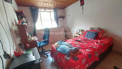 Casa de 3 alcobas en venta en Fuente De Los Rosales, Ibagué, 144 m² · foto 11 de 19