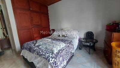 Casa de 3 alcobas en venta en Fuente De Los Rosales, Ibagué, 144 m² · foto 13 de 19