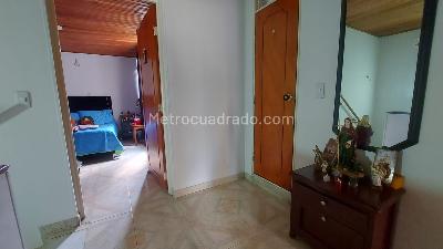Casa de 3 alcobas en venta en Fuente De Los Rosales, Ibagué, 144 m² · foto 17 de 19