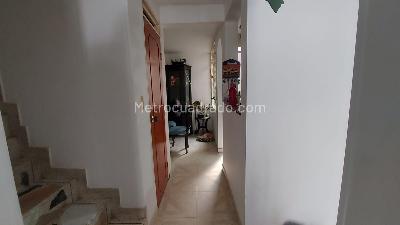 Casa de 3 alcobas en venta en Fuente De Los Rosales, Ibagué, 144 m² · foto 3 de 19