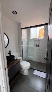 Apartamento de 3 alcobas en venta en El Poblado, Medellín, 87 m² · foto 7 de 14