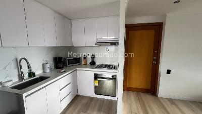 Apartamento de 3 alcobas en venta en El Poblado, Medellín, 87 m² · foto 3 de 14