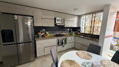 Casa de 3 alcobas en venta en Lomas Del Escobero, Envigado, 146 m² · foto 3 de 20