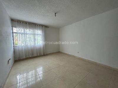 Casa de 5 alcobas en venta en Macarena Parte Alta, Ibagué, 260 m² · foto 11 de 20