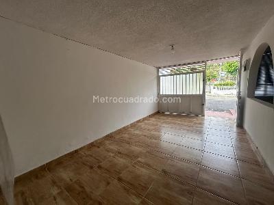 Casa de 5 alcobas en venta en Macarena Parte Alta, Ibagué, 260 m² · foto 3 de 20