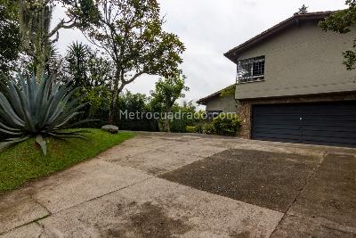Casa en venta en Loma Benedictinos, Envigado · foto 2 de 20