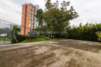 Casa en venta en Loma Benedictinos, Envigado · foto 3 de 20