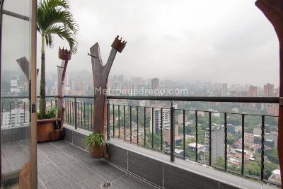Apartamento en arriendo en Lalinde, Medellín · foto 2 de 13