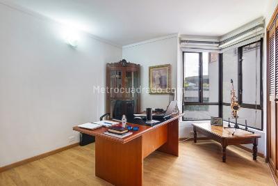 Apartamento de 3 alcobas en arriendo en El Tesoro, Medellín, 170 m² · foto 10 de 11