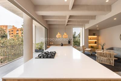 Apartamento en venta en El Poblado, Medellín · foto 2 de 18