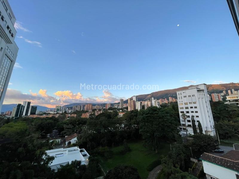 Apartamento Amoblado de 2 Alcobas en Loma del Campestre