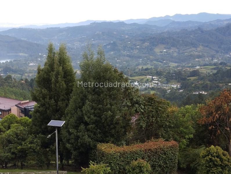 Aparatamento tipo loft campestre con balcón en Vereda La Fe - 2