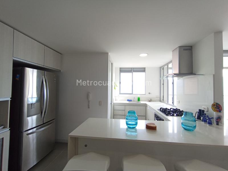 Modern 2BR Apartment with Great Views in Castropol - 8