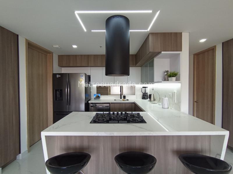 Apartamento Moderno de 3 Alcobas con Piscina en El Poblado