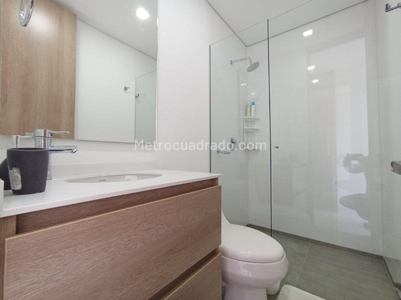 Modern 3BR Apartment with Pool in El Poblado - 7