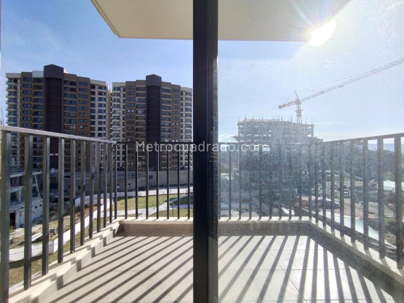 New 2BR Apartment with Balcony in San Antonio (Rionegro) - 3