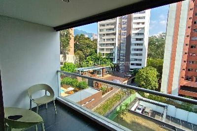 Apartamento de 2 alcobas en arriendo en Los Balsos, Medellín, 89 m² · foto 2 de 14
