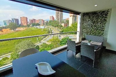 Apartamento de 2 alcobas en arriendo en Los Balsos, Medellín, 89 m² · foto 3 de 14