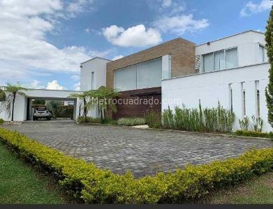 Casa de 5 alcobas en arriendo en Llanogrande, Rionegro, 560 m² · foto 4 de 8