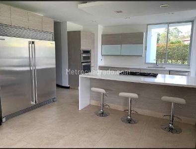 Casa de 5 alcobas en arriendo en Llanogrande, Rionegro, 560 m² · foto 5 de 8